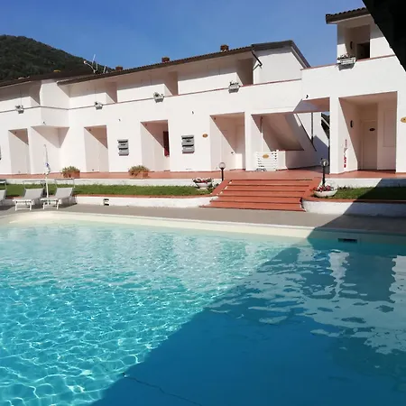 Elba Island Pool & Tennis
