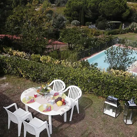 Elba Island Pool & Tennis